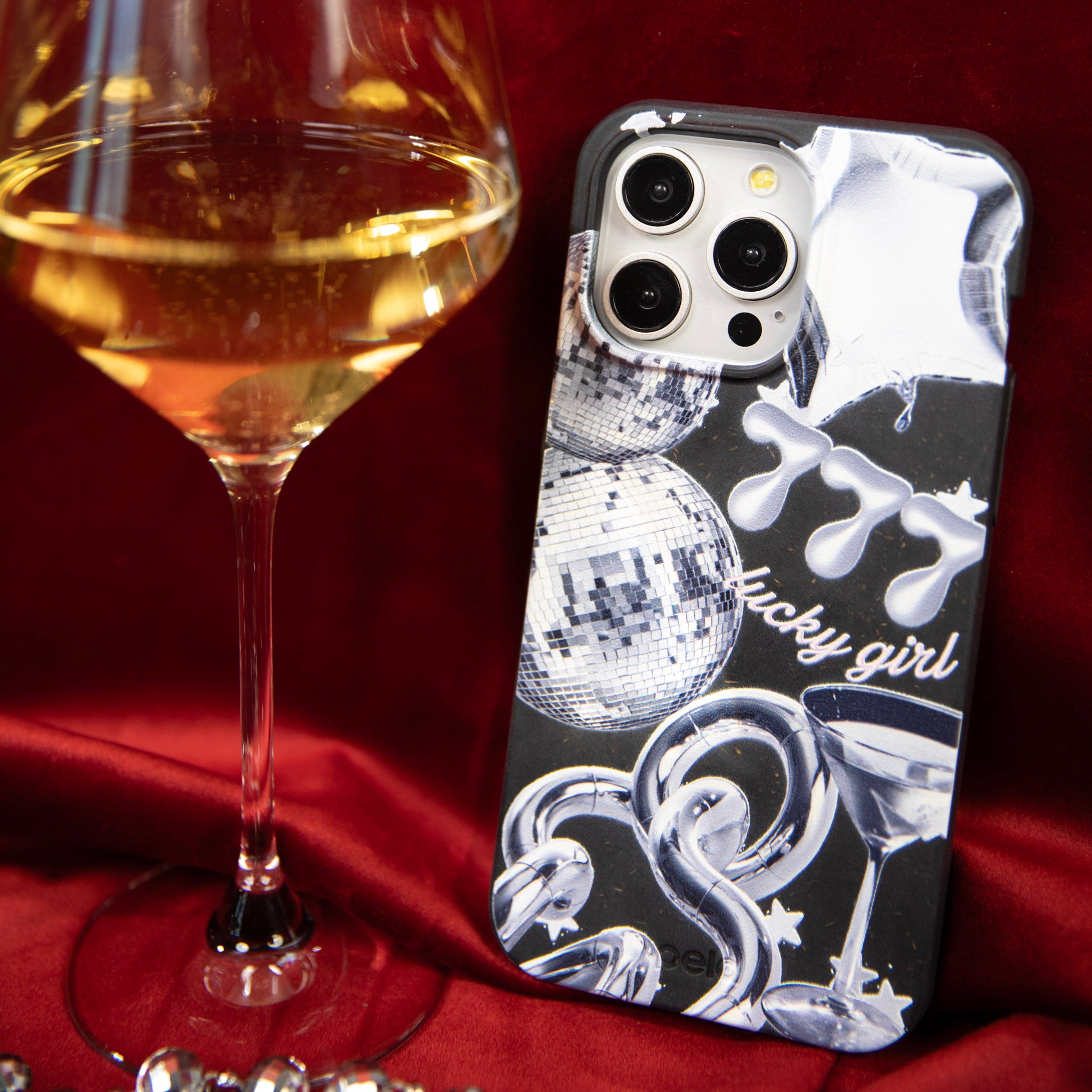 COSMICLUCKBLACK_PDP1_4f6a8fab-48b1-48f9-94c9-1134fad6f00b